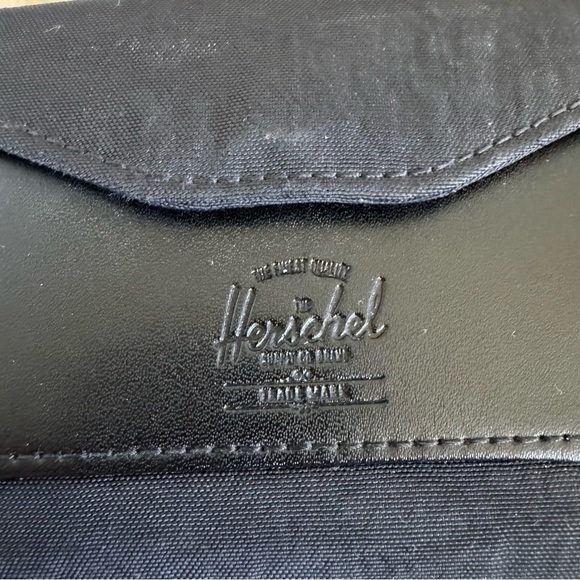 Herschel Black Trifold Wallet - Picture 2 of 7